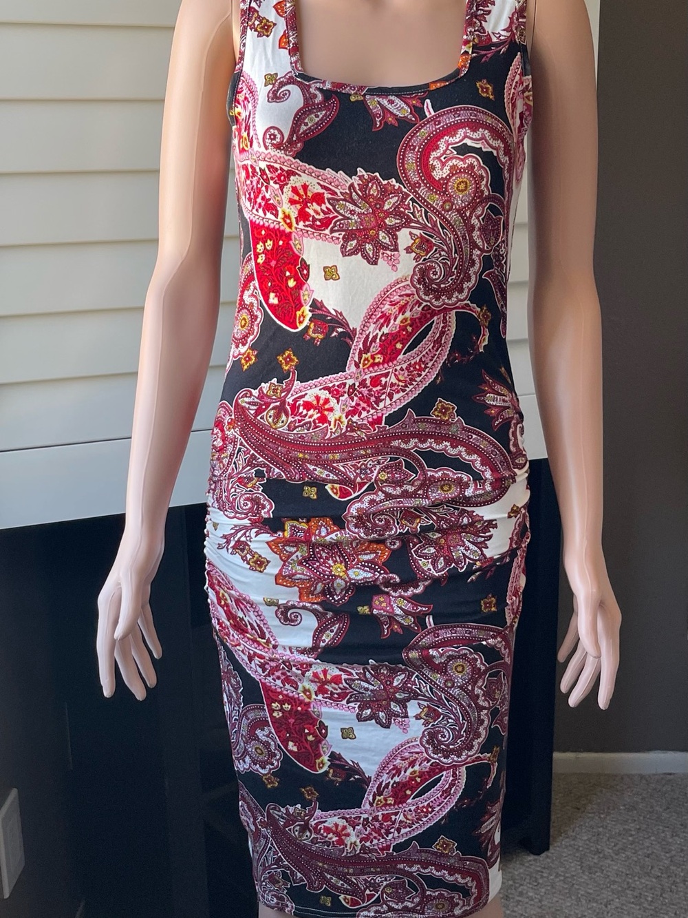 VENUS Black & Red Paisley Sleeveless Bodycon Dress